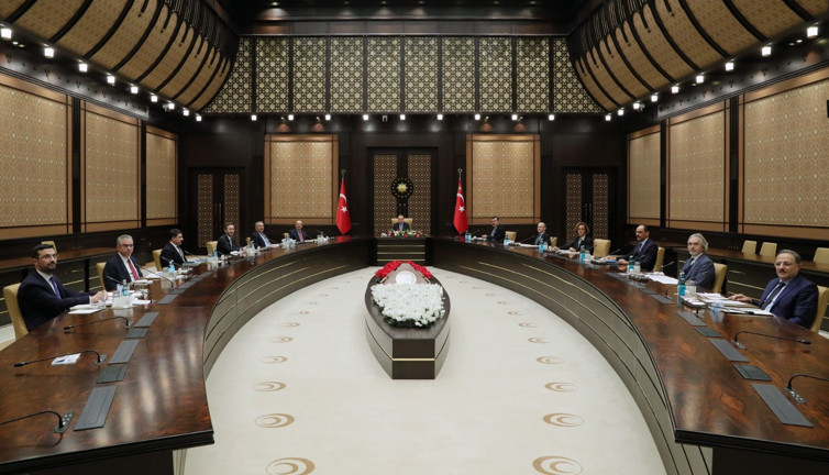 Erdoğan'dan Cumhurbaşkanlığı Politika Kurulu başkan vekilleri ile toplantı