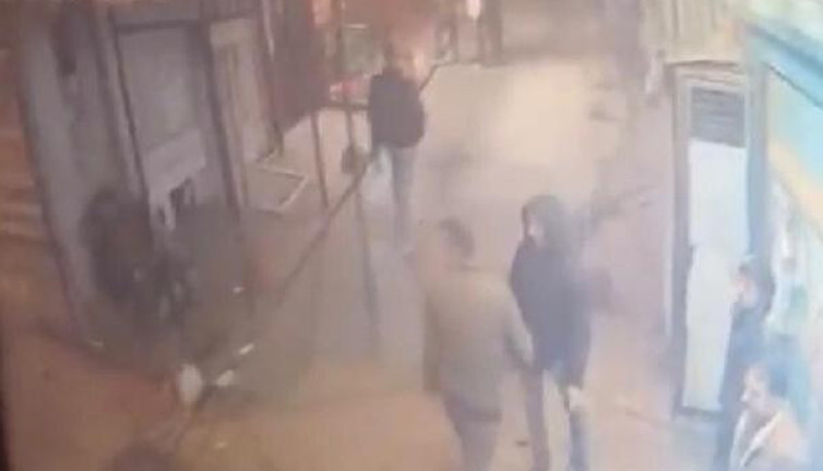 Beyoğlu'nda dehşet!: Yumrukla öldürüp gasp ettiler