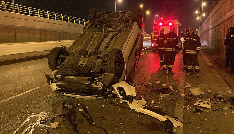 Kontrolden çıkarak alt geçide fırladı
