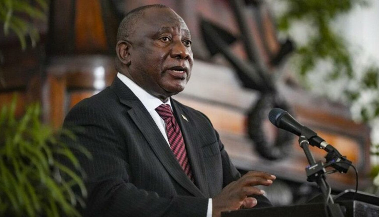 Güney Afrika Devlet Başkanı koronaya yakalandı