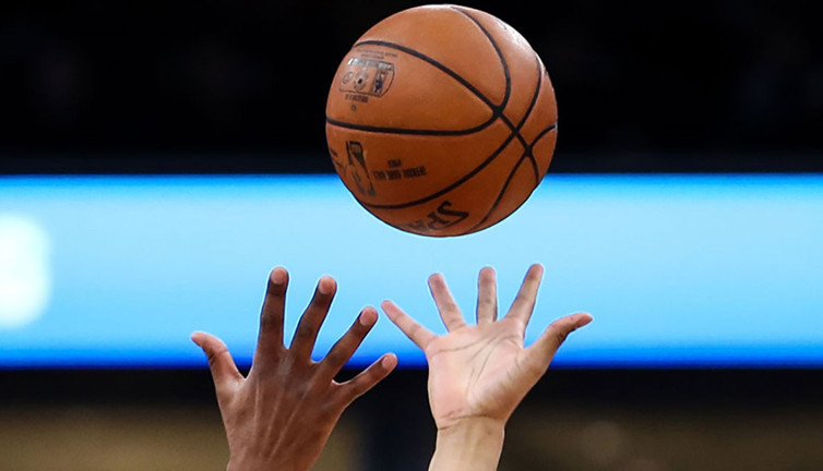 NBA'de iki maça Kovid-19 engeli