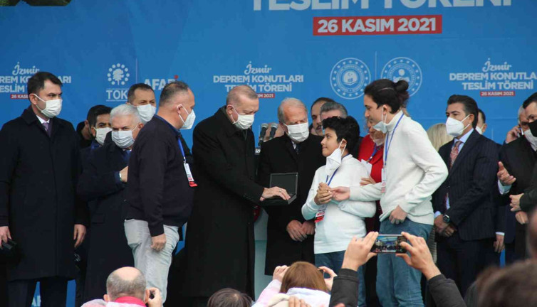 İzmir’deki depremzedeler için yapılan evler bitmedi iddiası