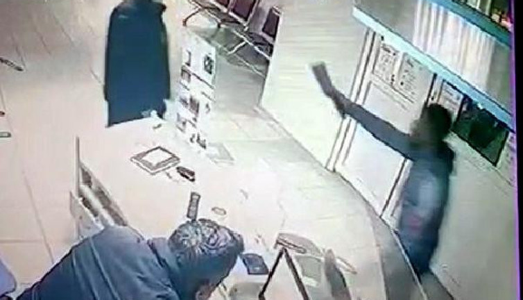 Hastanede satırlı saldırı