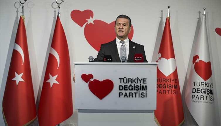 TDPartisi Genel Başkanı Mustafa Sarıgül: Dolar 7 liradan 18 liraya çıkarken bu tedbirler neden alınmadı?