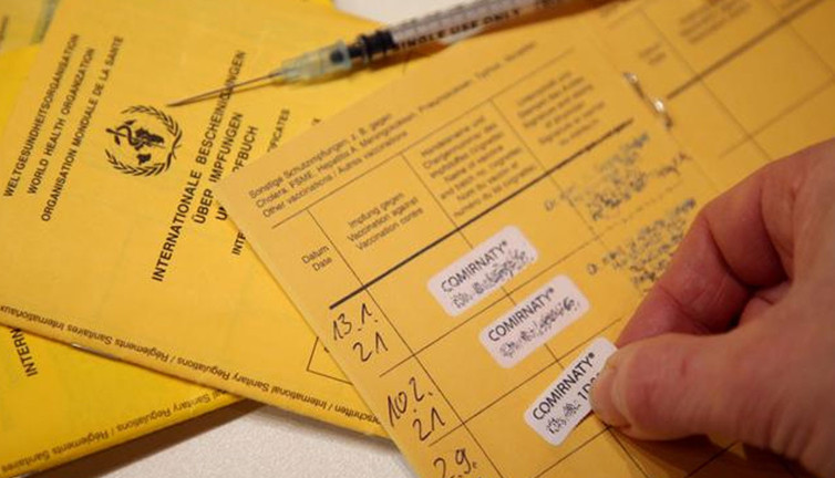 Üçüncü dozu olmayanlar aşısız sayılacak