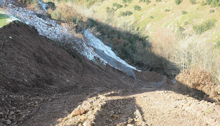Dere yatağındaki koku ekipleri harekete geçirdi!