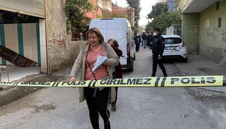 Eşini vurup intihara kalkıştı