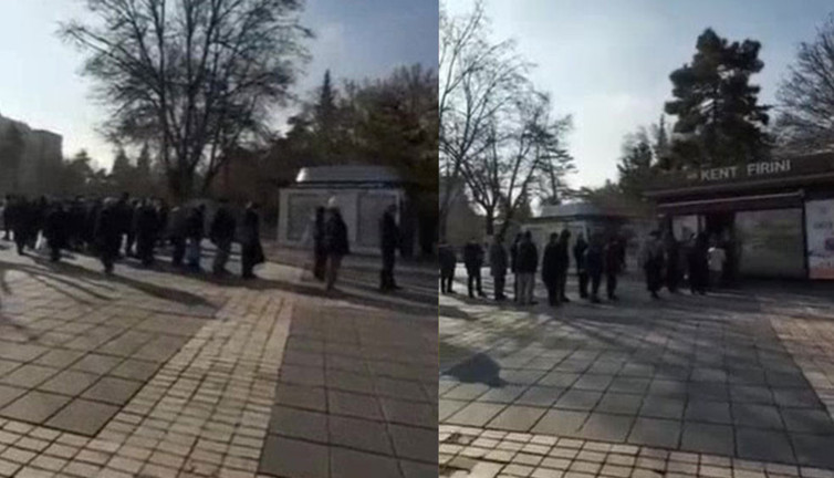 AKP'nin kalesinde ekmek kuyruğu. Dondurucu soğuk bile uzun kuyrukları engelleyemedi