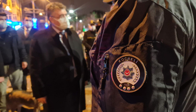 Kocaeli'de polis telsizinden FETÖ propagandası. Emniyet müdürü fark ederek ihanet şebekesine haddini bildirdi