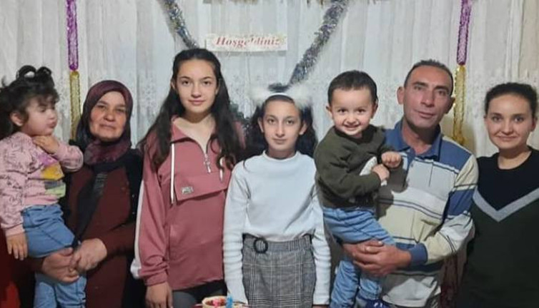 Yeni yıl kutlamasından dönüyorlardı. Aileden geriye bu fotoğraf kaldı...