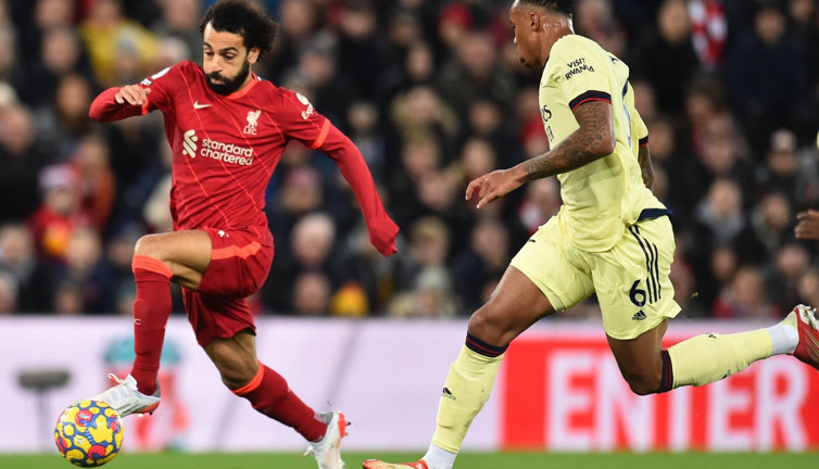 İngiltere'de dev maç ertelendi!