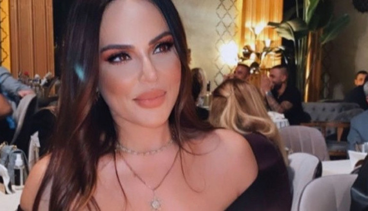 Buket Aydın sansürledi, arkadaşı açık açık paylaştı!