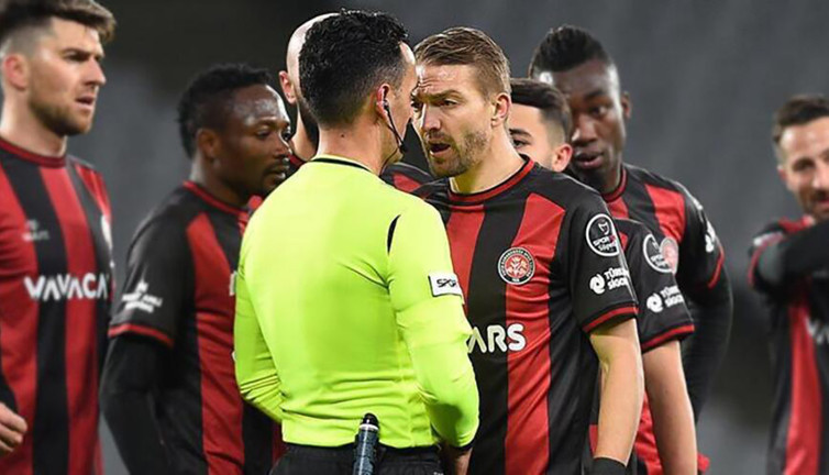 Tahkim Kurulu, Caner Erkin'in 3 maç men cezasını 1'e indirdi