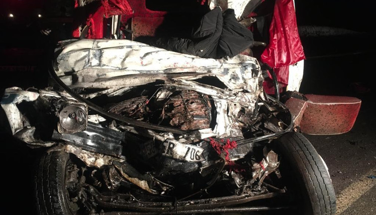 Sivas'ta otobüs ile kamyonet çarpıştı: 2 ölü, 19 yaralı