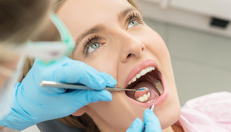 İmplant sonrası bu yiyeceklerden uzak durulmalı