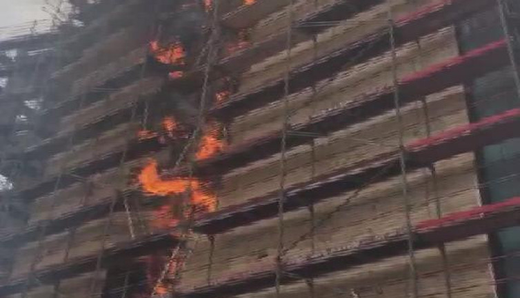 Sirkeci'deki tarihi Liman Han’da yangın. Restorasyonu devam ediyordu