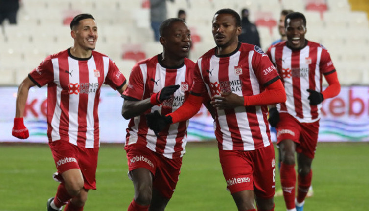 Sivasspor’da başarının anahtarı istikrar!