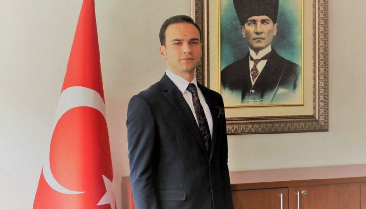 29 Ekim töreninde yaptığı konuşma sonrası açığa alınmıştı... Atatürkçü Kaymakam'ın yeni görev yeri belli oldu