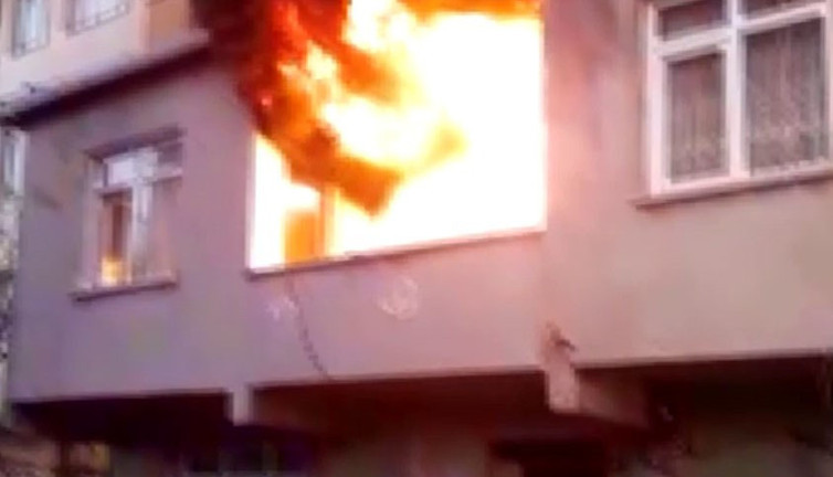 Ailesinin evini ateşe verdi. Beni bu hale getirenler utansın dedi