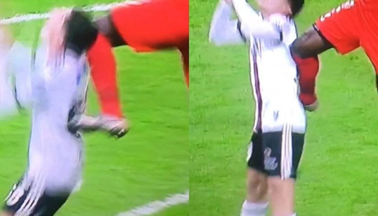 Antepli oyuncu merdiven çıkar gibi Emirhan’ın sırtına bindi! Hakem devam etti...