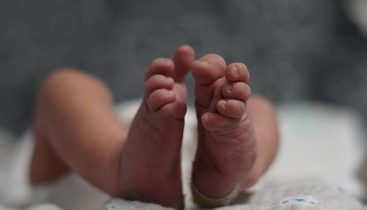 Katar’da 3 haftalık bebek koronavirüsten öldü