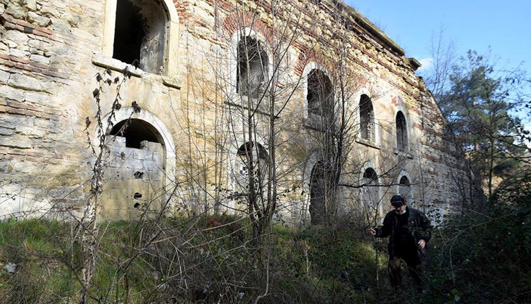 Asırlık cephaneliği mahvettiler! Tarihi mirasa büyük saygısızlık...