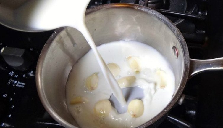 Sarımsaklı sütün 12 faydası!