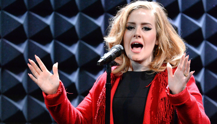 Adele'nin alacağı rakam rekorları parçalayacak