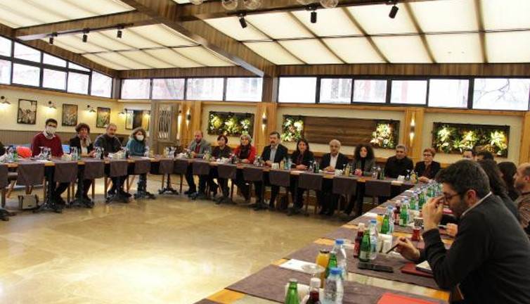 8 parti temsilcisi 3'üncü ittifak için bir araya geldi