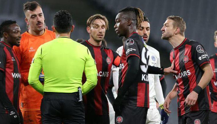 Herkes bunu konuşuyor: Caner Erkin penaltıyı bilerek mi yaptı?