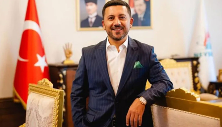 AKP'den istifa eden belediye başkanı Rasim Arı sessizliğini bozdu! Kapalı kapılar ardında konuşulanları açıkladı