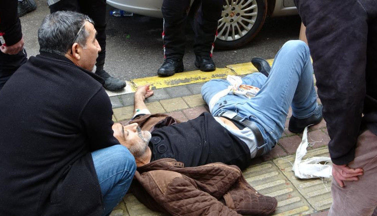 Arkadaş kavgasında kan aktı