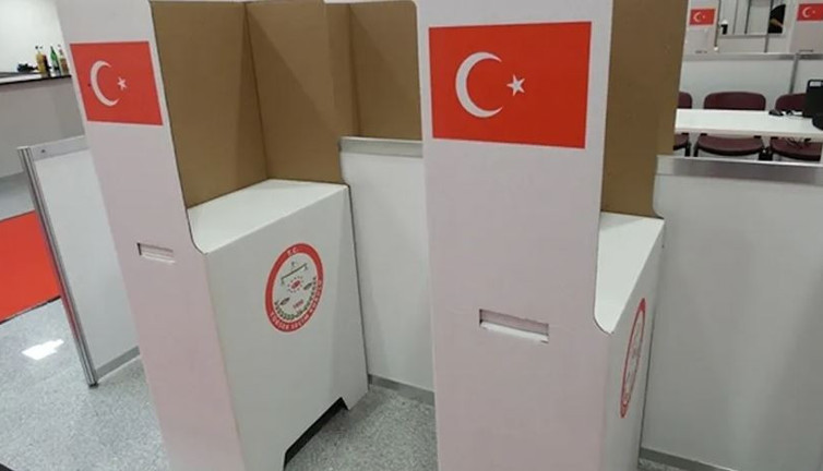 İYİ Parti YSK Temsilcisi açıkladı. 200 bin karton oy verme kabini alınacak