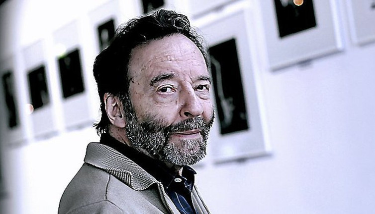 Ünlü fotoğrafçı Paris'te sokakta düştü, 9 saat kaldırılmayan Rene Robert donarak öldü