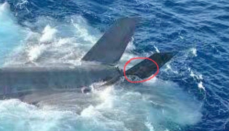 Denizin altında uçak savaşı