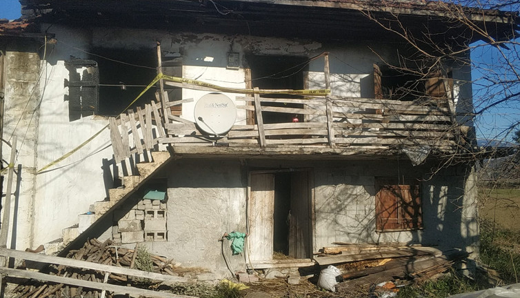 Ahşap evde çıkan yangında 1 kişi hayatını kaybetti
