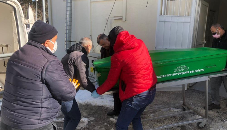 Kar kütlesi Ahmet dedeyi öldürdü