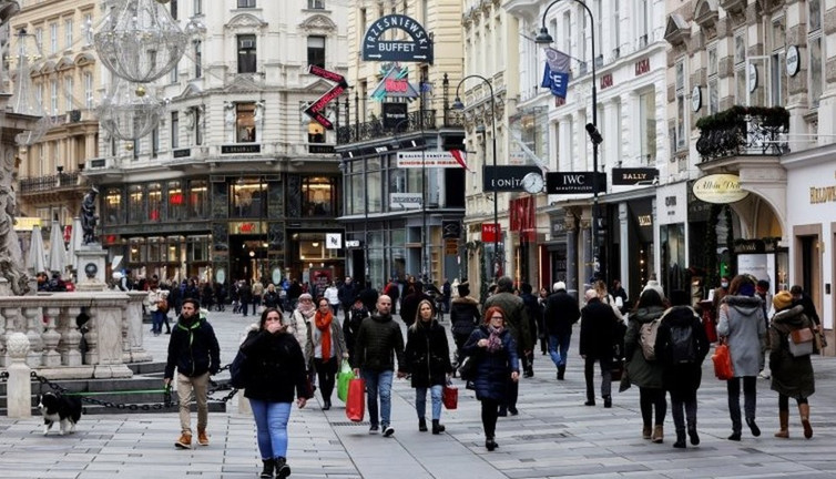 İngiltere ve Danimarka’nın ardından Avusturya da korona tedbirlerini gevşetiyor