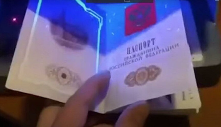 The Guardian: IŞİD üyeleri, Türkiye üzerinden sahte pasaportlarla AB ve ABD'ye giriyor