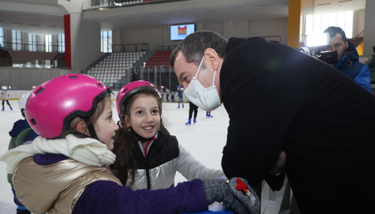 Belediyeden açıklama: 15 bin çocuğa paten eğitimi verilecek