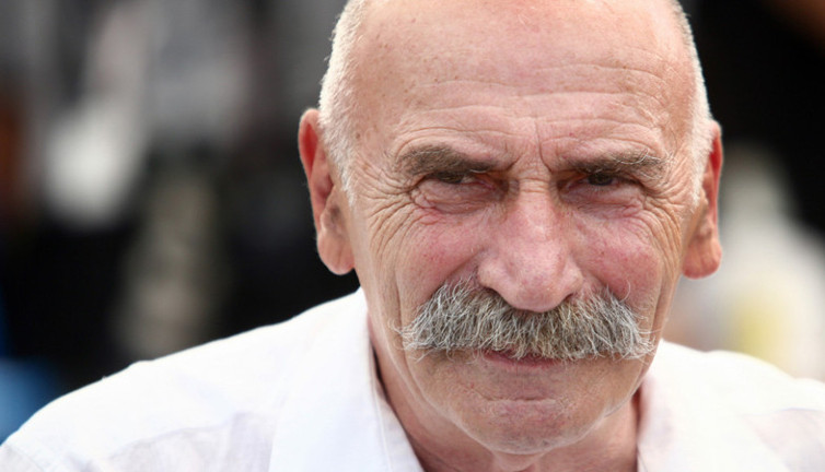 Tuncel Kurtiz kimdir?