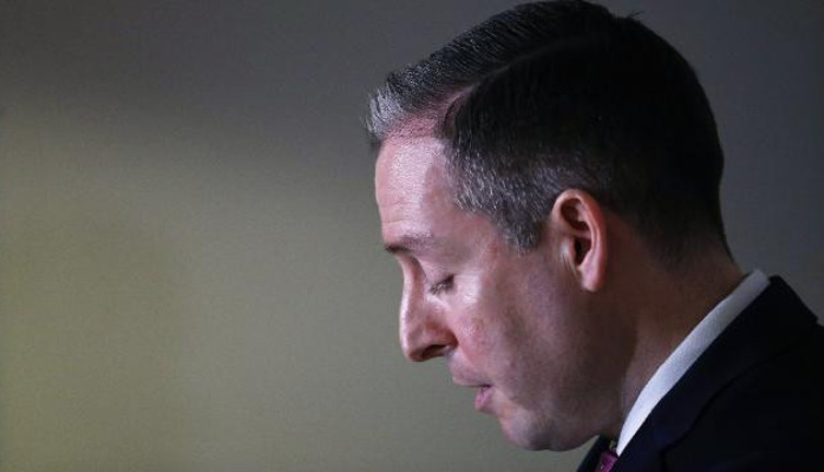 Ülke şokta... Başbakan istifa etti!