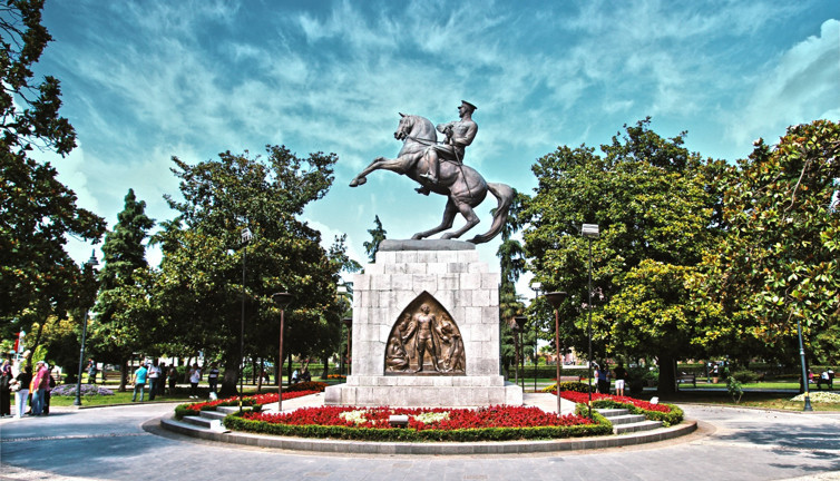 Futbol dünyası tek ses: İlelebet izindeyiz!