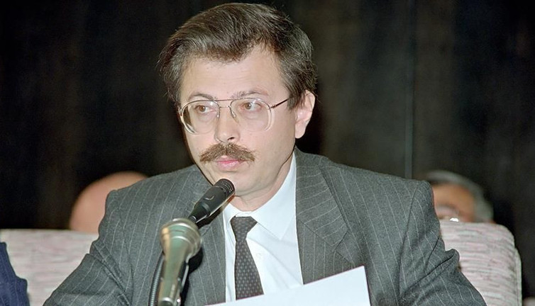 Adnan Kahveci kabri başında anıldı