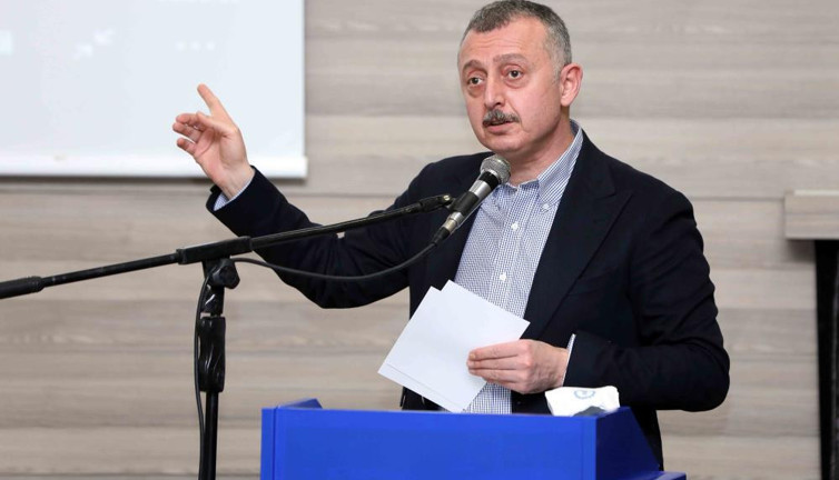 Tahir Büyükakın'dan o iddialara cevap