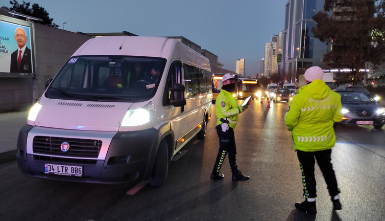 446 okul servis aracı trafikten men edildi