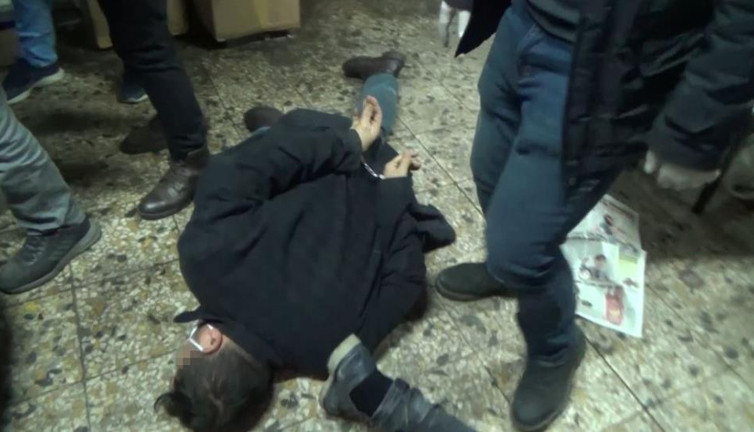 Beyoğlu'nda nefes kesen baskın