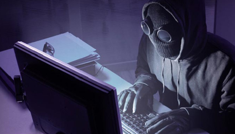 Türk sanatçıya hırsızlık şoku!