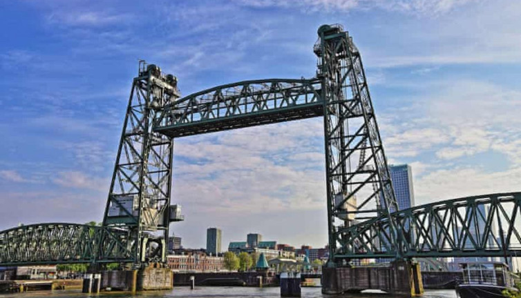 Jeff Bezos’a tepkiler dinmiyor. Tarihi köprüyü yıktıracak