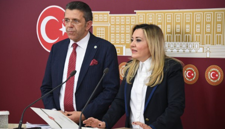 İYİ Partili Aylin Cesur ‘Yetkililere sesleniyorum ‘O koltukları işgal etmeyin’